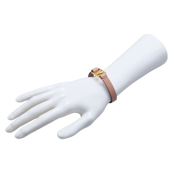 Valentino Garavani logo belt bracelet in beige and pink leather for women. main image 3
